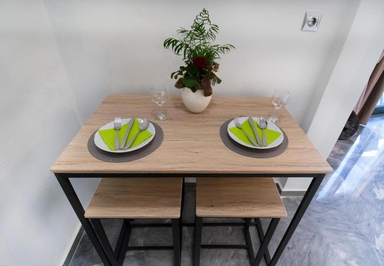 Nick And Helen Apartment Perivolia  Екстериор снимка