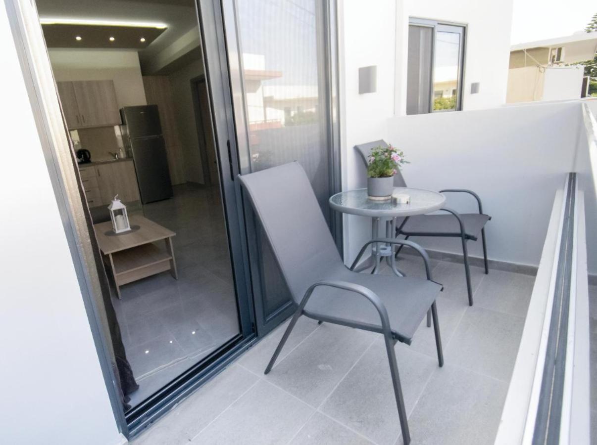 Nick And Helen Apartment Perivolia  Екстериор снимка