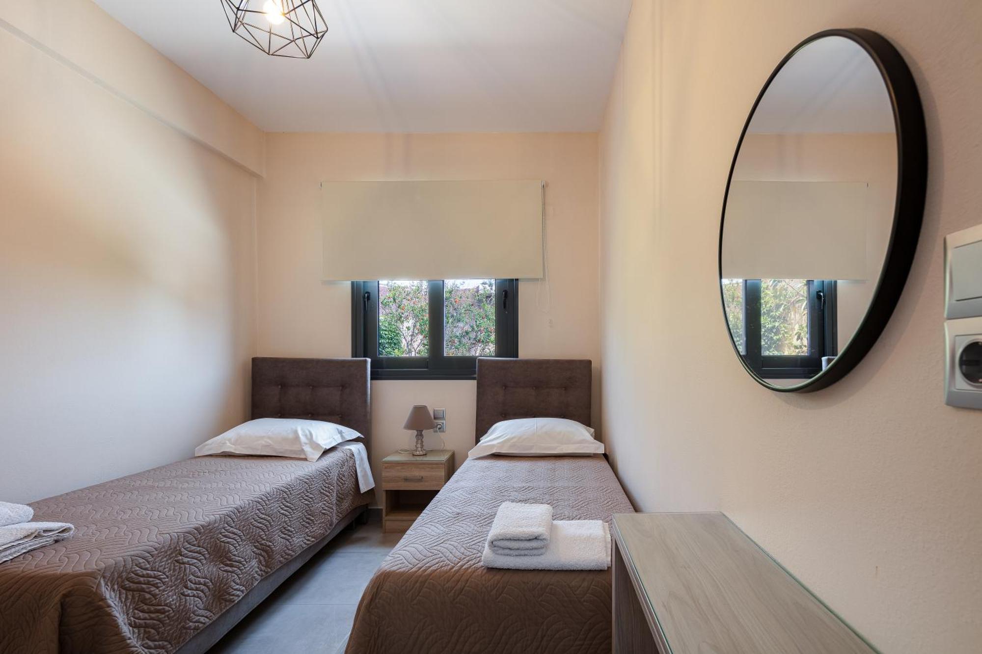 Nick And Helen Apartment Perivolia  Екстериор снимка